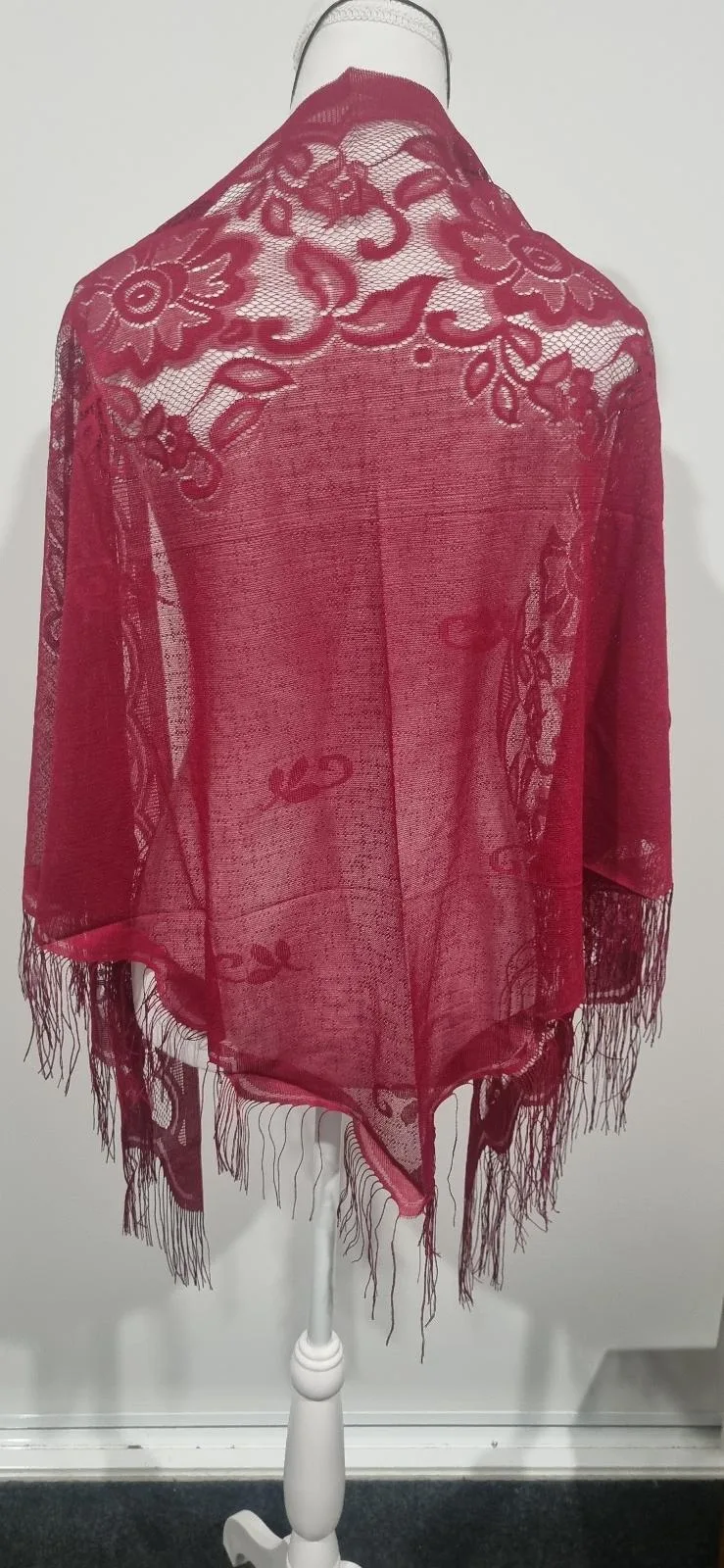 Shawl Red with tassels — photo 4