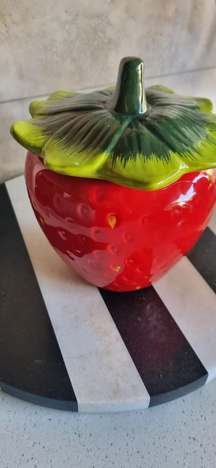 Jar strawberry design — photo 4