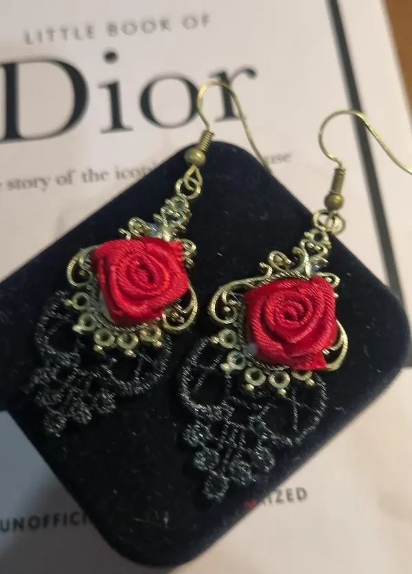 Rosebud vintage style earrings