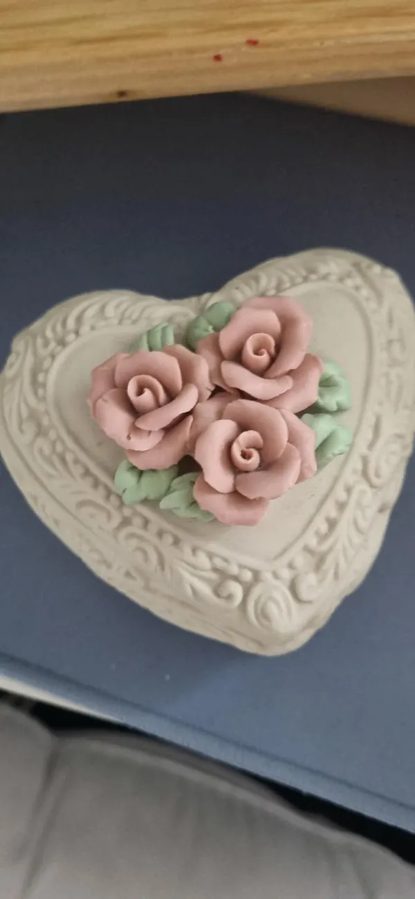 Trinket Rosebud box