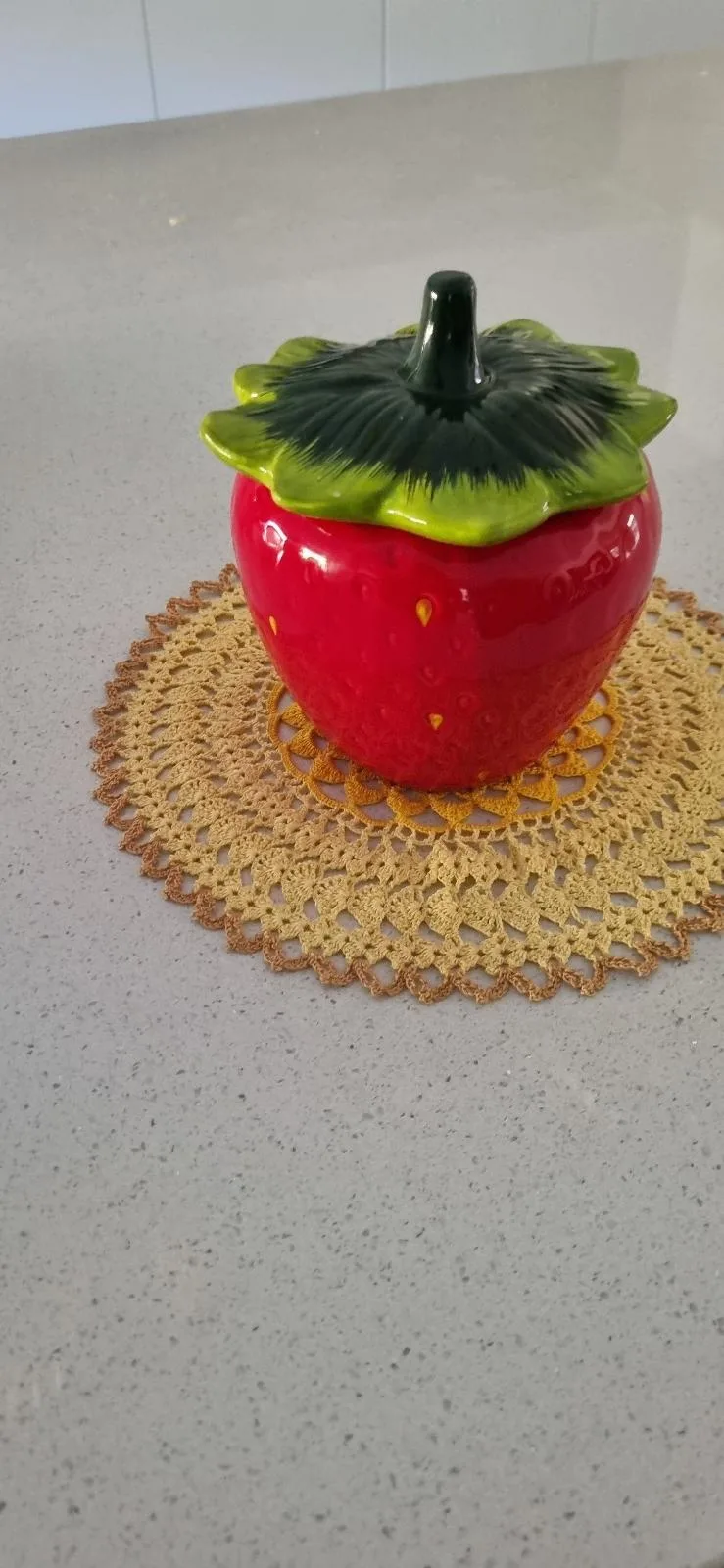 Jar strawberry design — photo 5