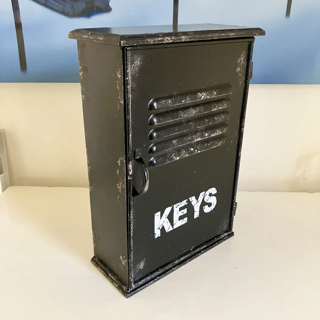 Morgan & Finch Vintage Distressed-style Key Storage Box — photo 2