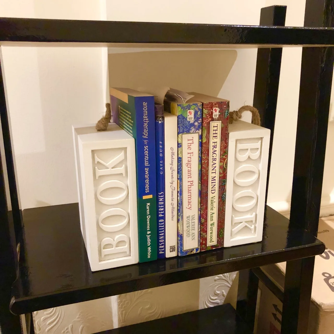2 Vintage Decorative Wooden Bookends with Rope Detail – Rustic Coastal — photo 2