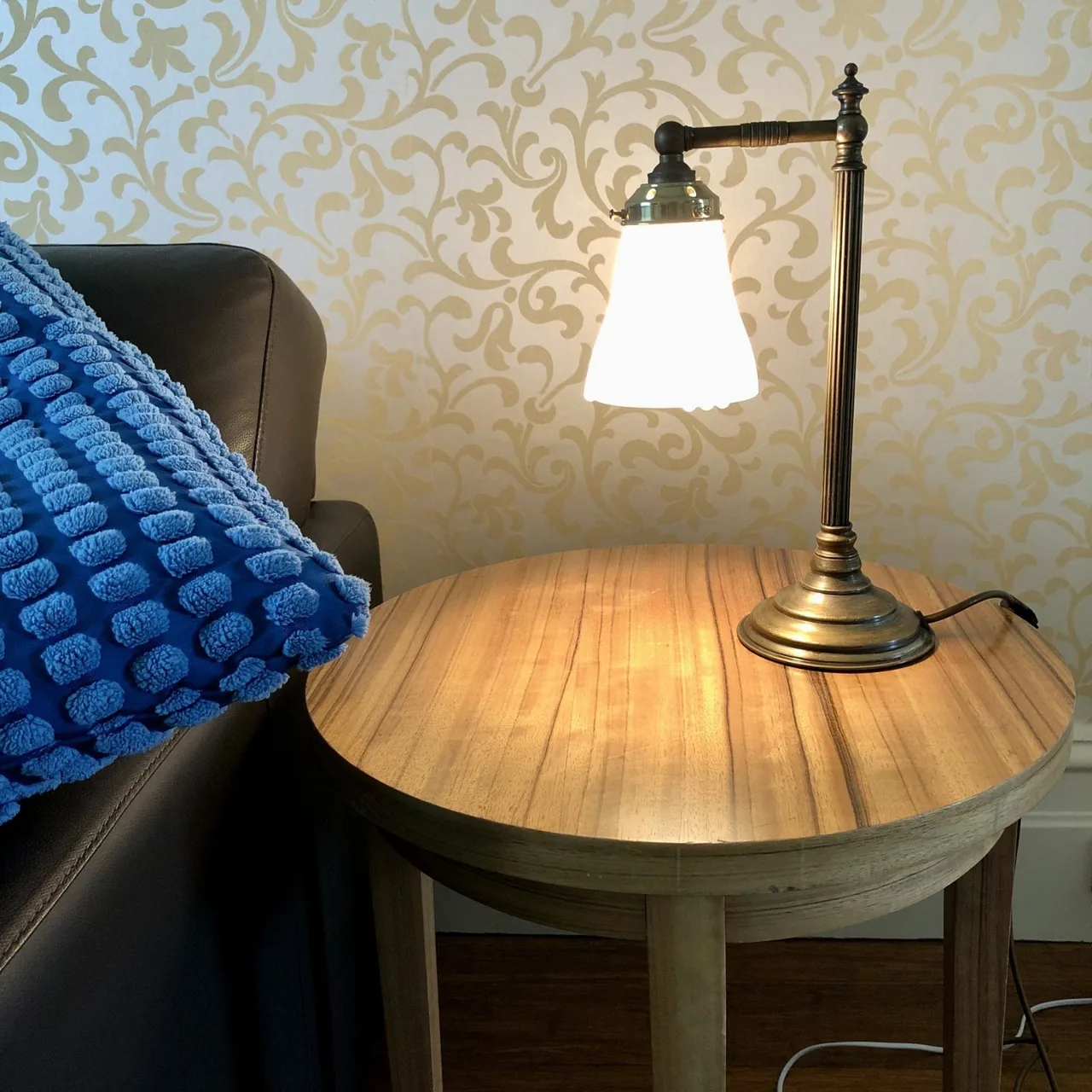 Briddgerton Brass & Glass Table Lamp – Warm Light, Timeless Style — photo 2