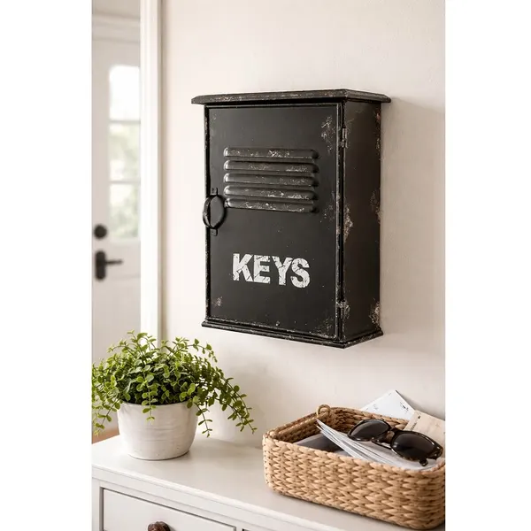 Morgan & Finch Vintage Distressed-style Key Storage Box