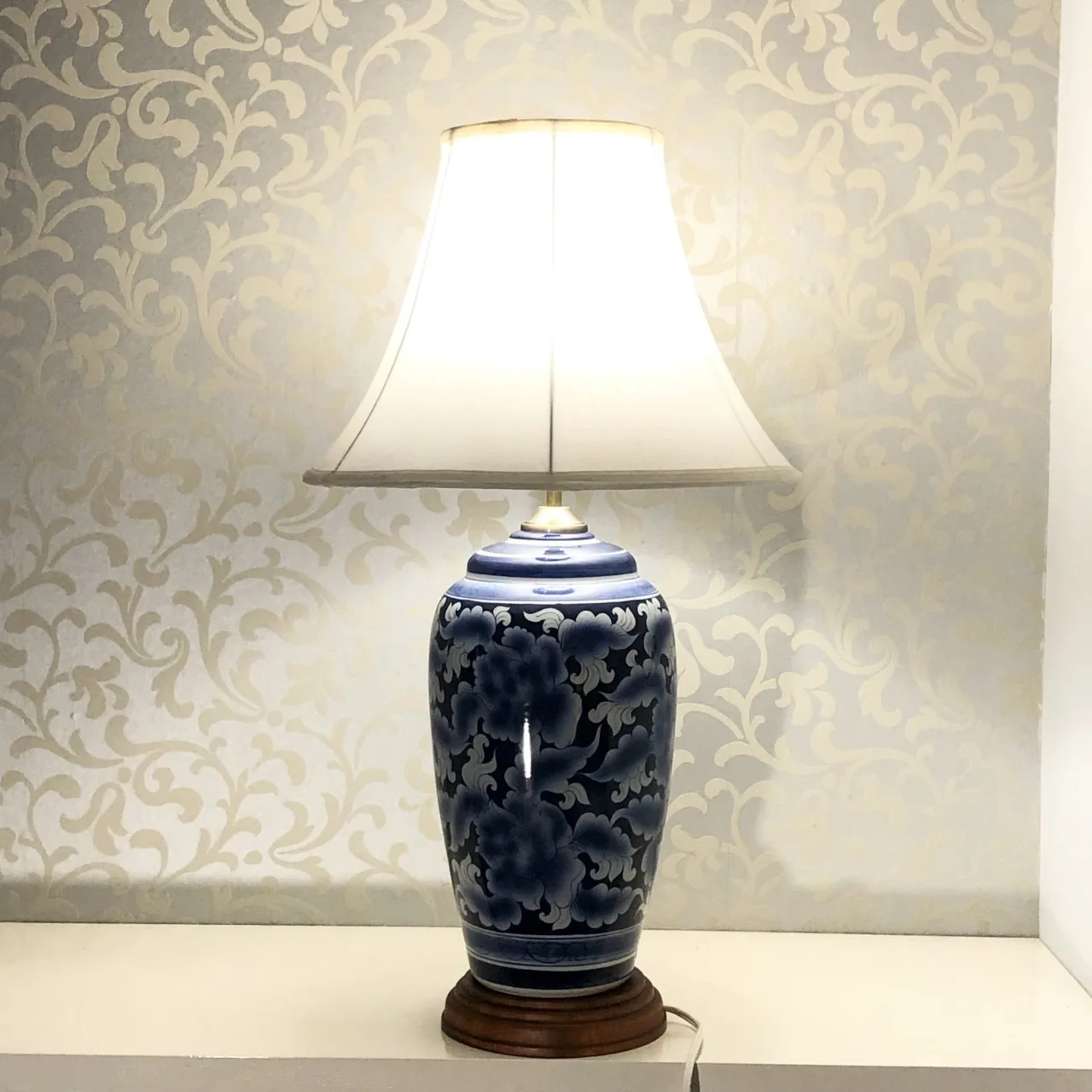 Blue & White Floral Ceramic Table Lamp – Statement Piece — photo 5