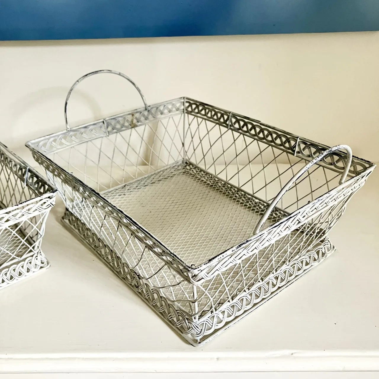 Pair of White Rustic-style French Provincial Decor Wire Storage Baskets — photo 3