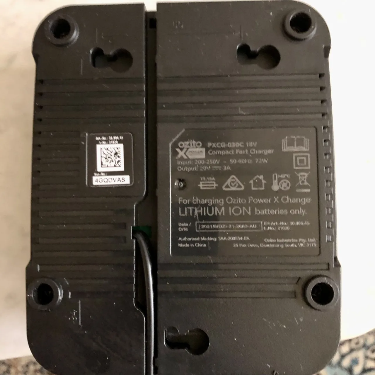 Ozito Power X Change 18V Battery Charger — photo 3