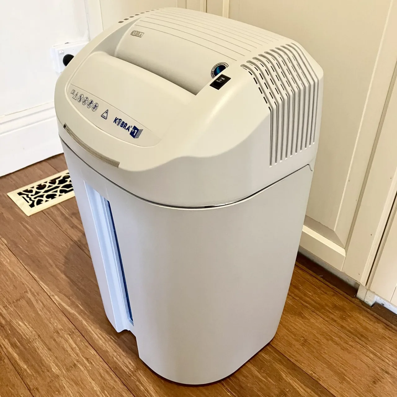 Made in Italy – KOBRA +1 SS4 Professional Paper Shredder — photo 3