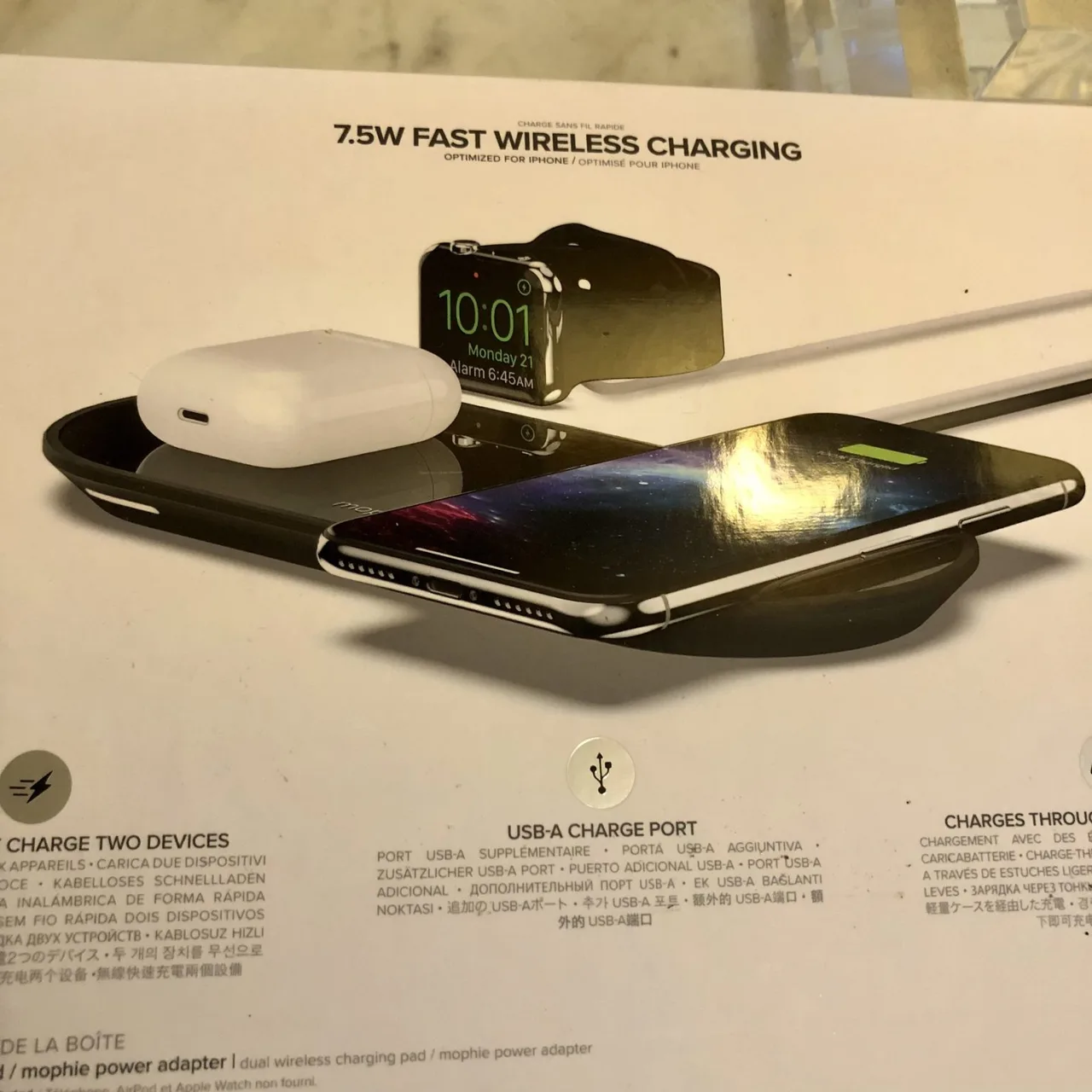 Mophie Dual Wireless Charging Pad in black in box — photo 3