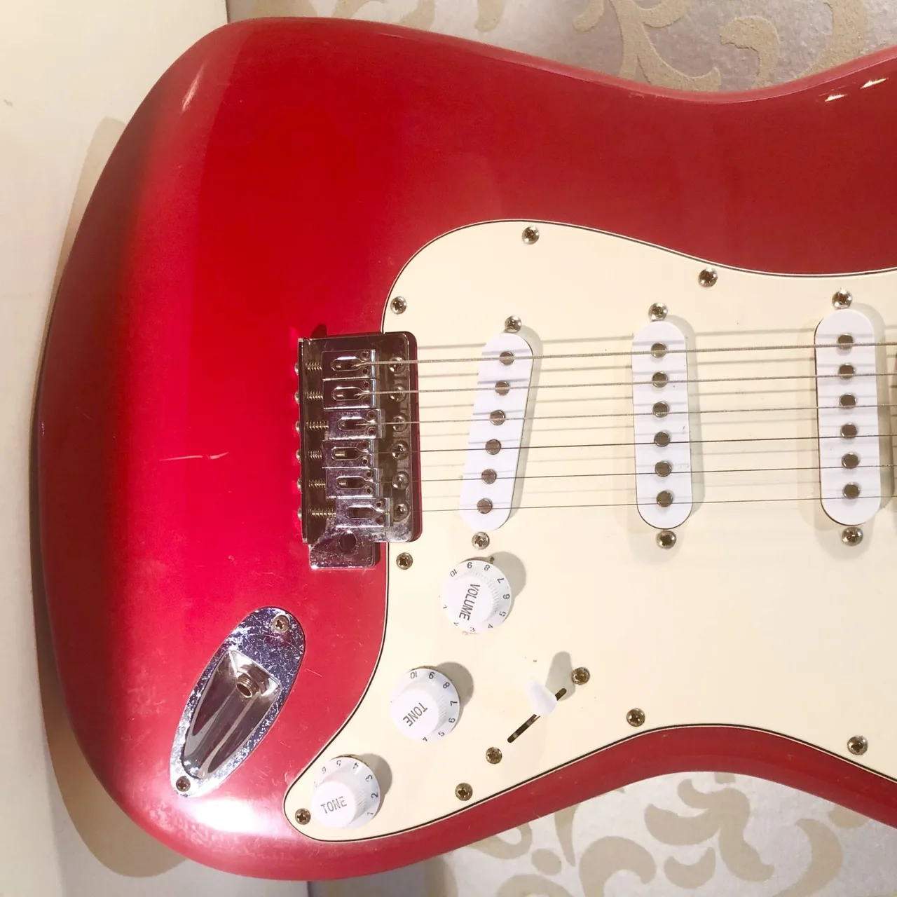 Red Legacy Electric Guitar Pack Complete Setup – Play, Display & Enjoy — photo 6