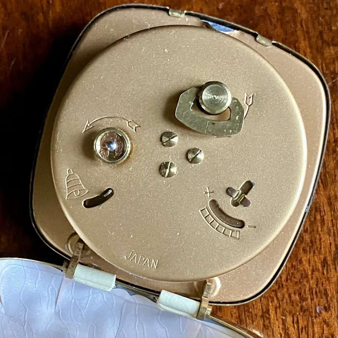 Vintage Manual Windup Folding Travel Alarm Clock Glow In The Dark — photo 5