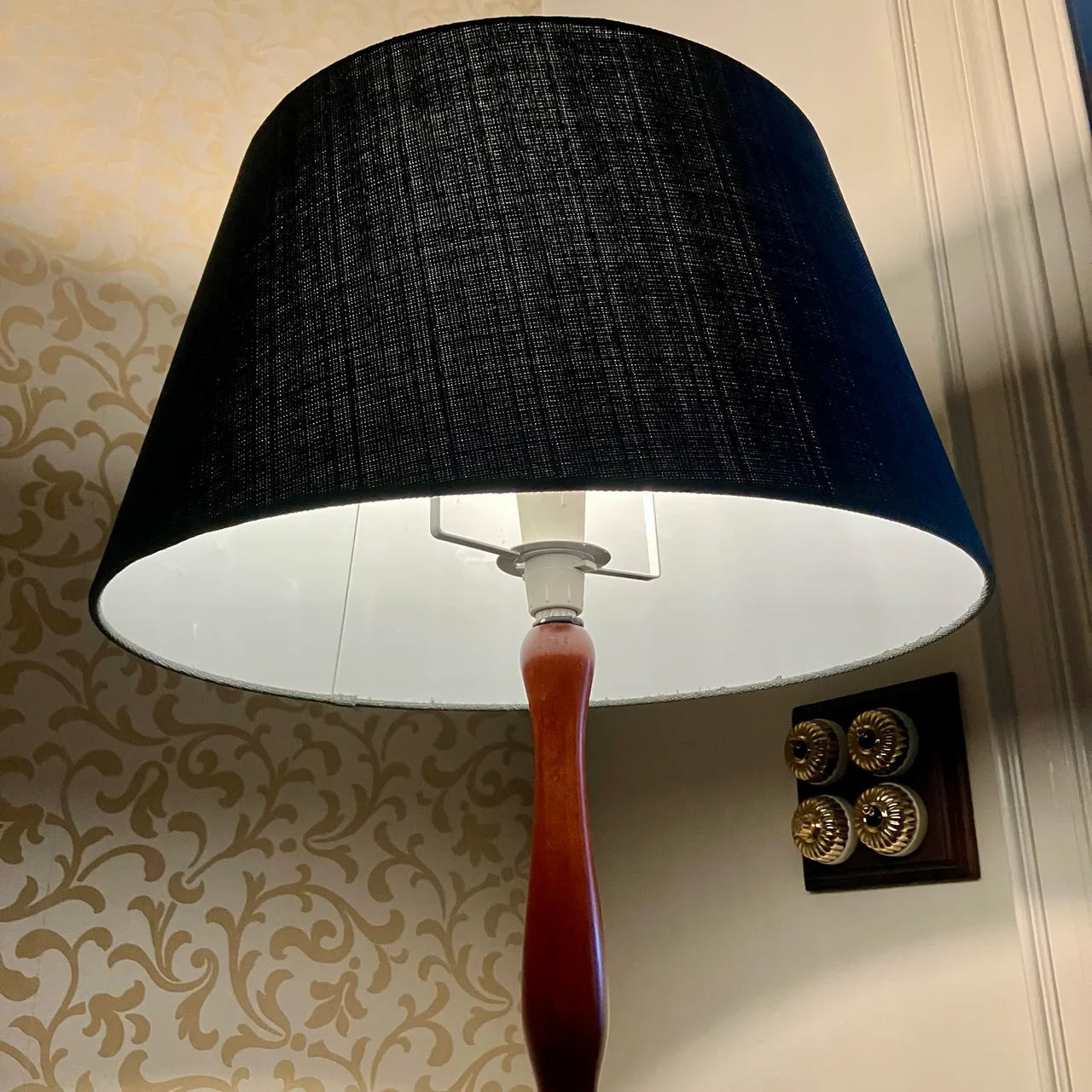 162cm of Vintage Elegance – Mahogany Floor Lamp & 46cm Slate Linen Shade — photo 2