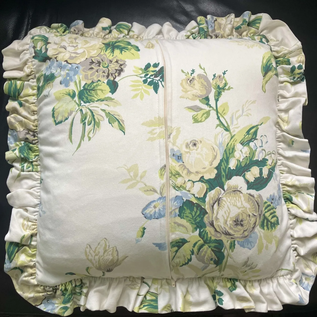 Clean Vintage Pair of Laura Ashley Winter Lily cushions — photo 4