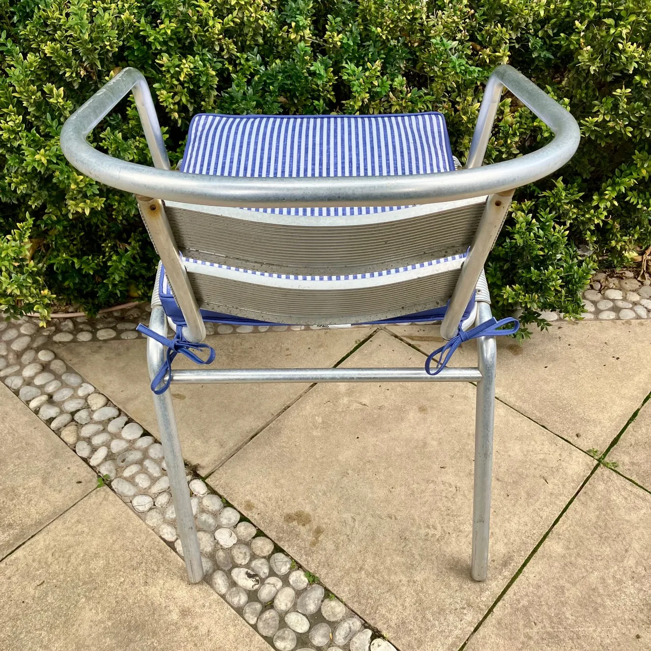 One Aluminum Outdoor Chair & Blue Stripe Cushion — photo 4