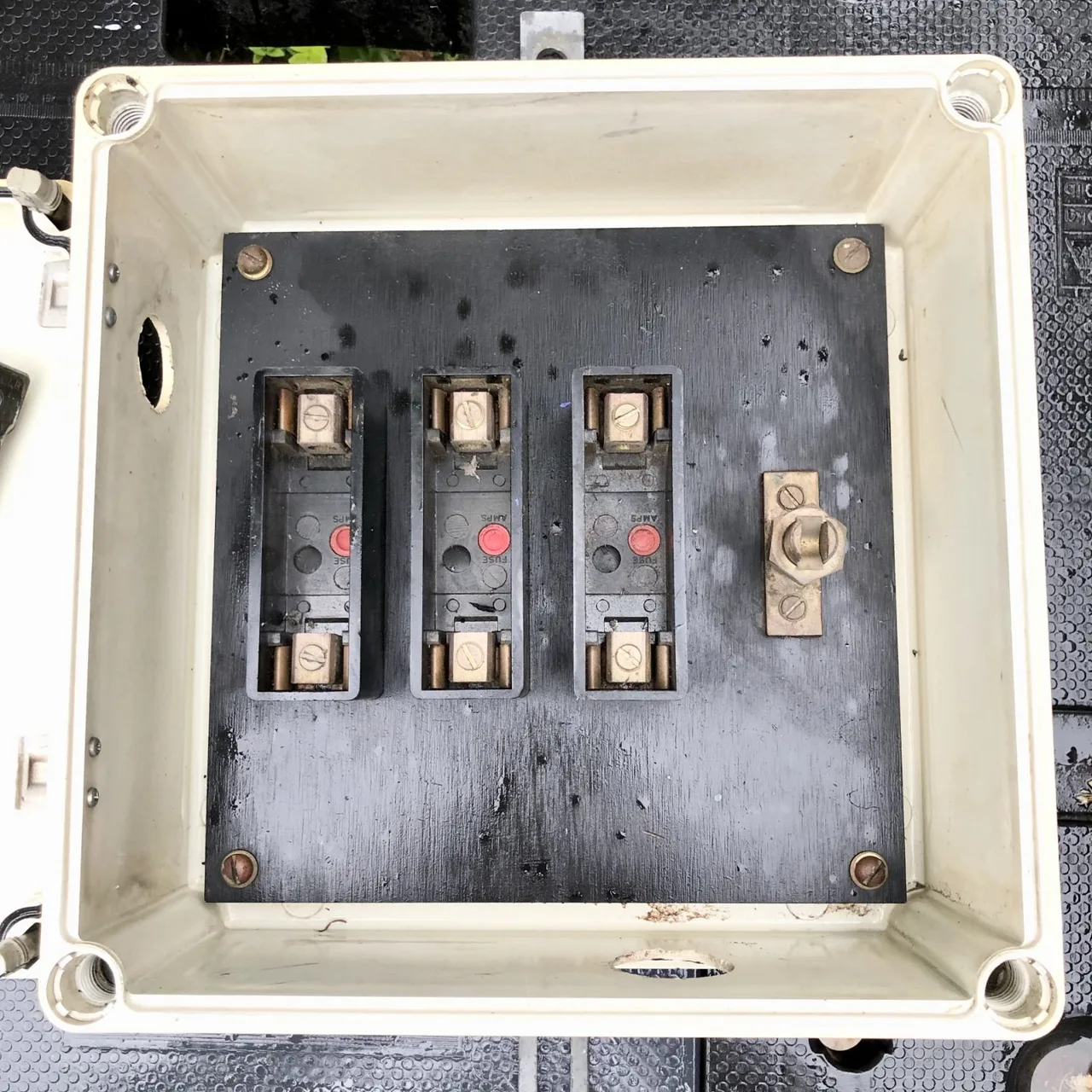 Industrial 440V Isolator Circuit Mains Box Switch Fuse 3Phase Enclosure — photo 5