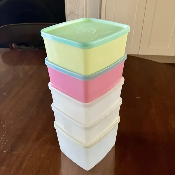 5 Pieces of 1960s Vintage Australian Made Tupperware – Pastel & Clear