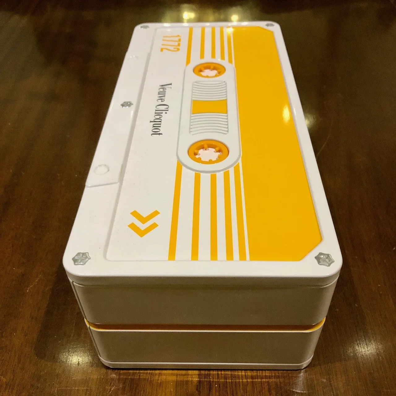 Empty White and Yellow Tin Storage Organiser Box — photo 7