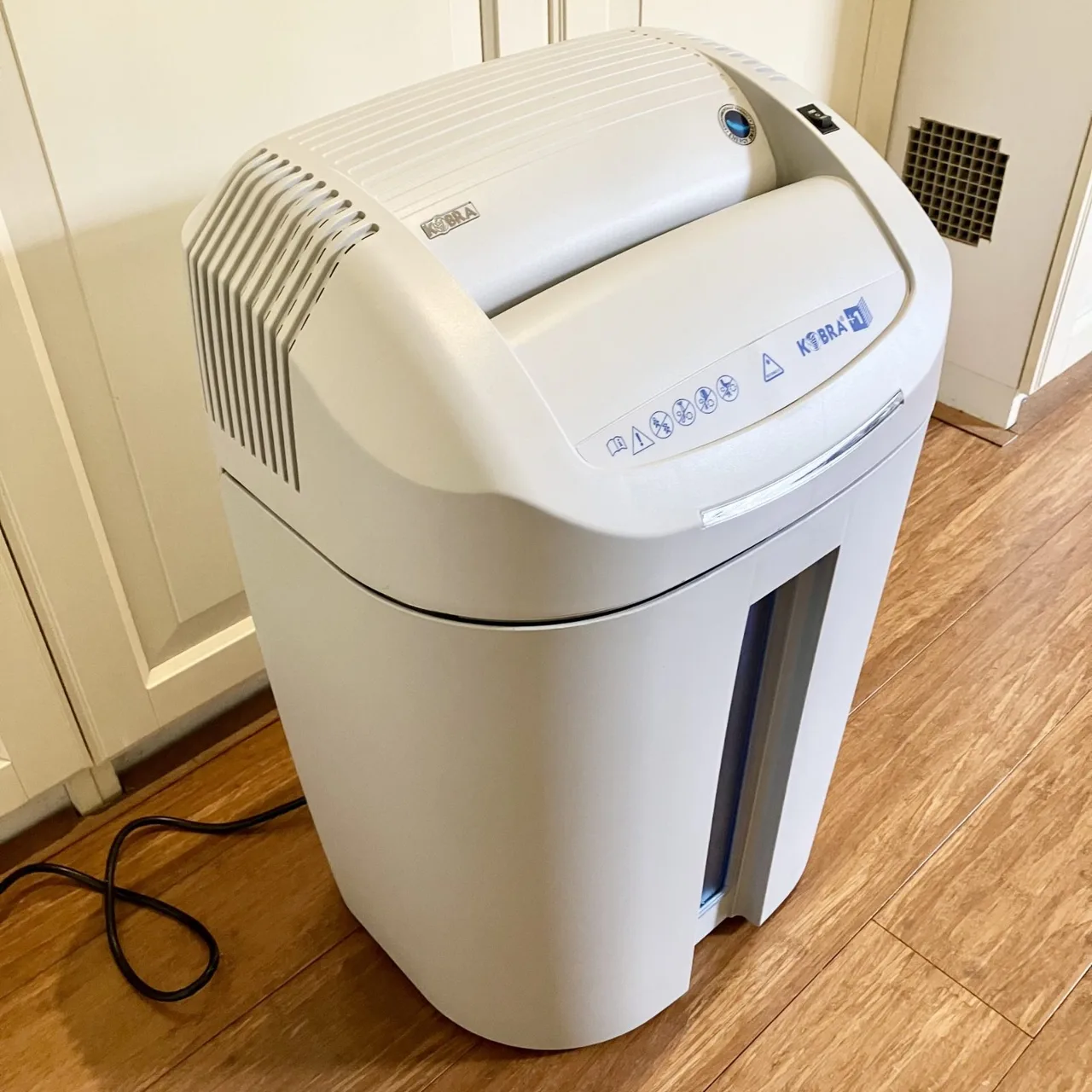 Made in Italy – KOBRA +1 SS4 Professional Paper Shredder — photo 5