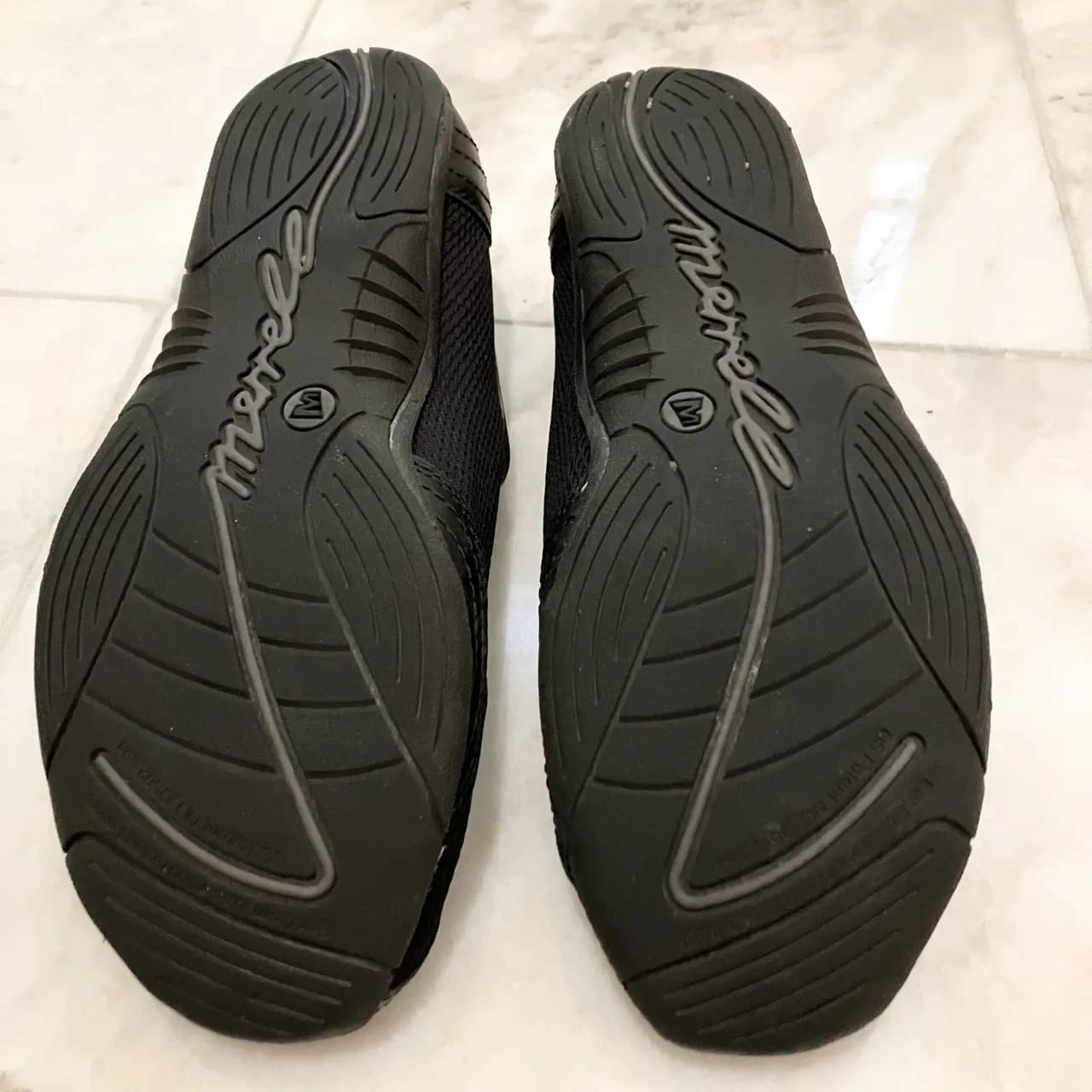 Gently Used Womens Black Merrell Barrado Runners — photo 3