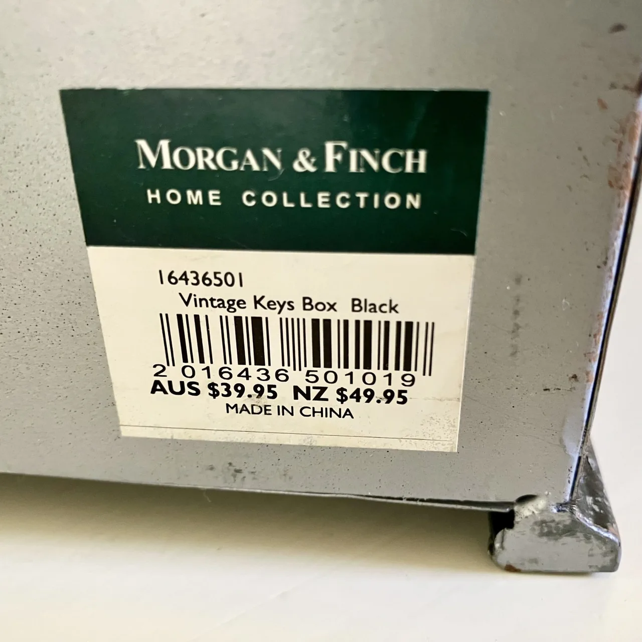 Morgan & Finch Vintage Distressed-style Key Storage Box — photo 3