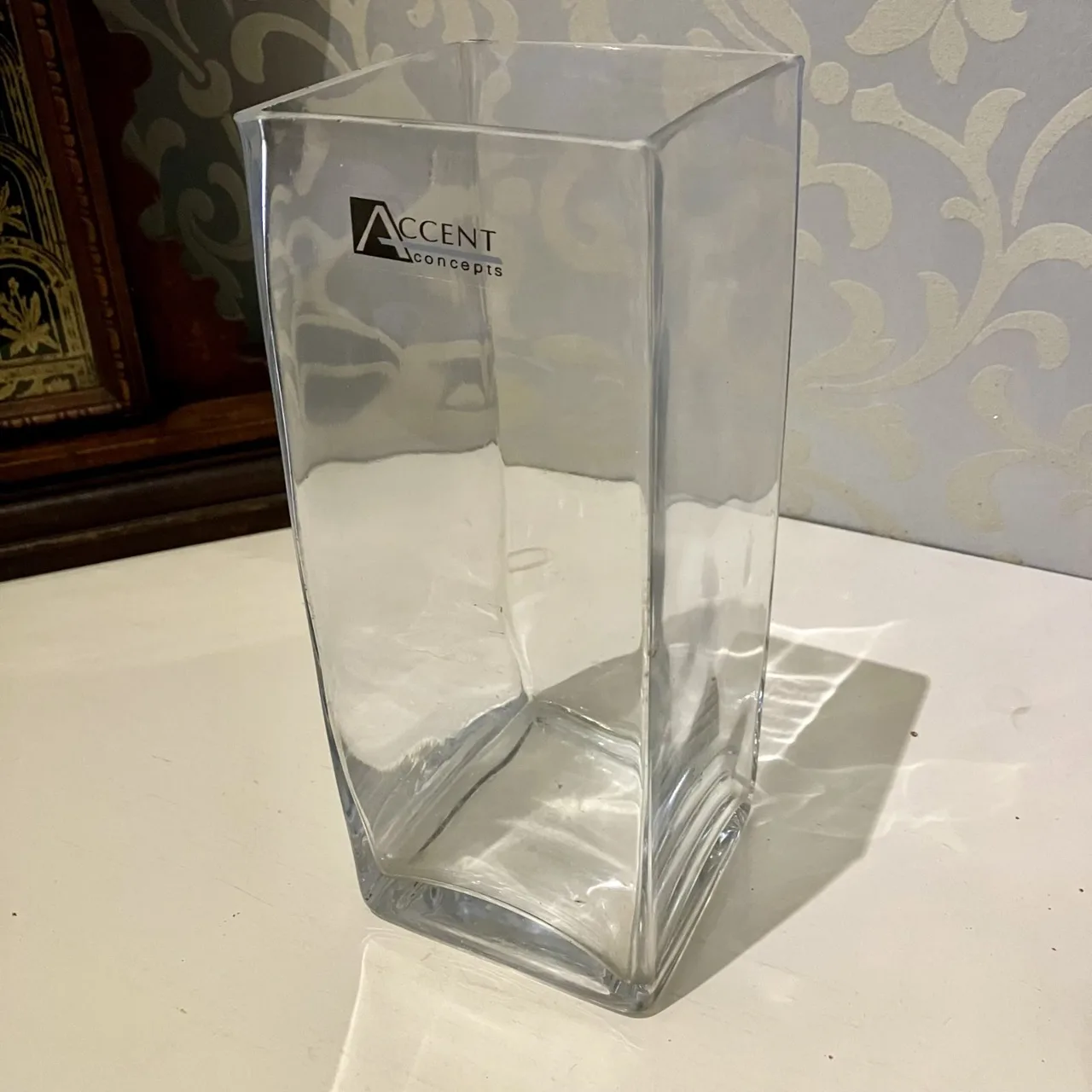 25cm Tall Glass Pillar Accent Flower Vase 10cm wide — photo 3