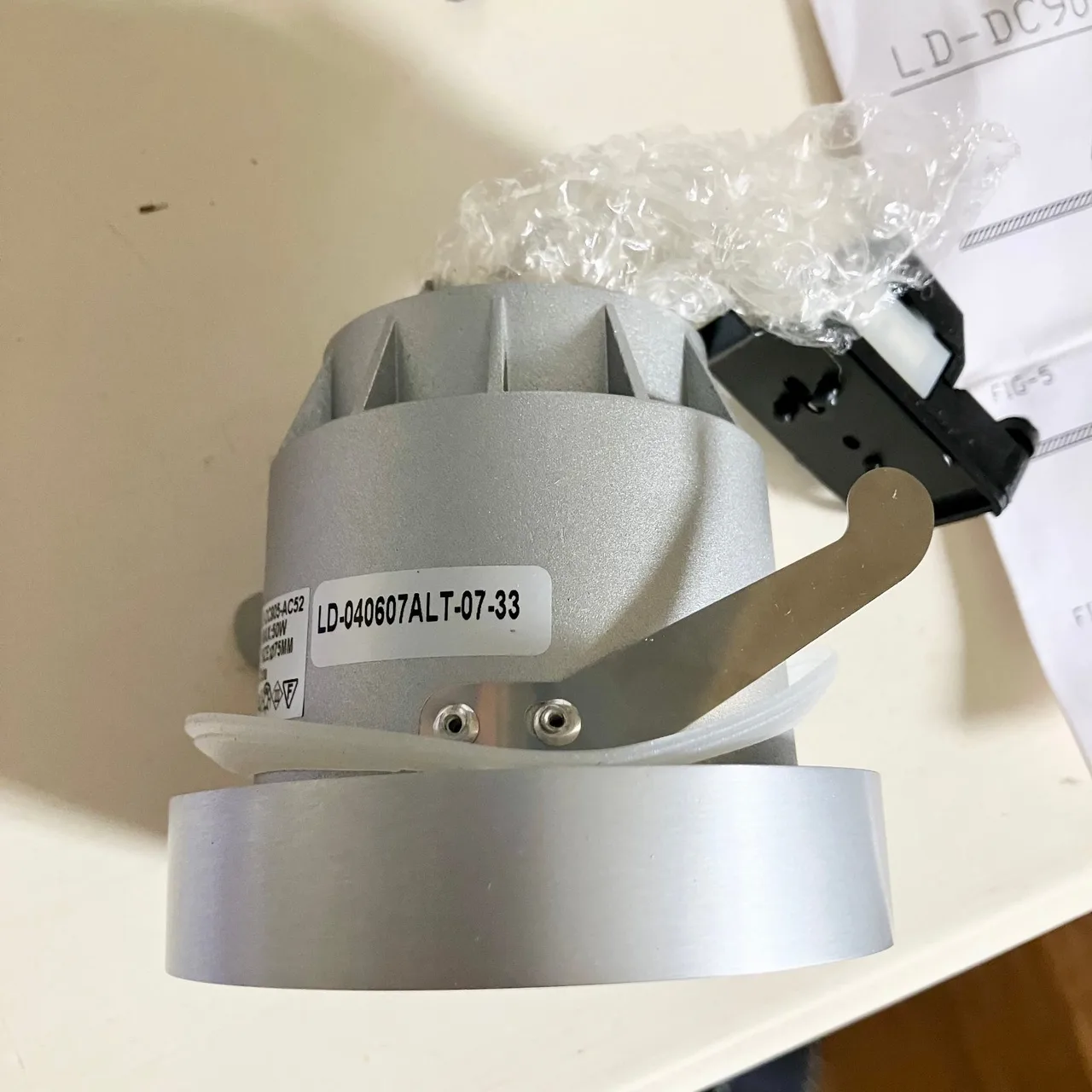 Pair UNSUED Aluminium Lucci Envirolux Tilt 5 Star CNC Down Lights — photo 5