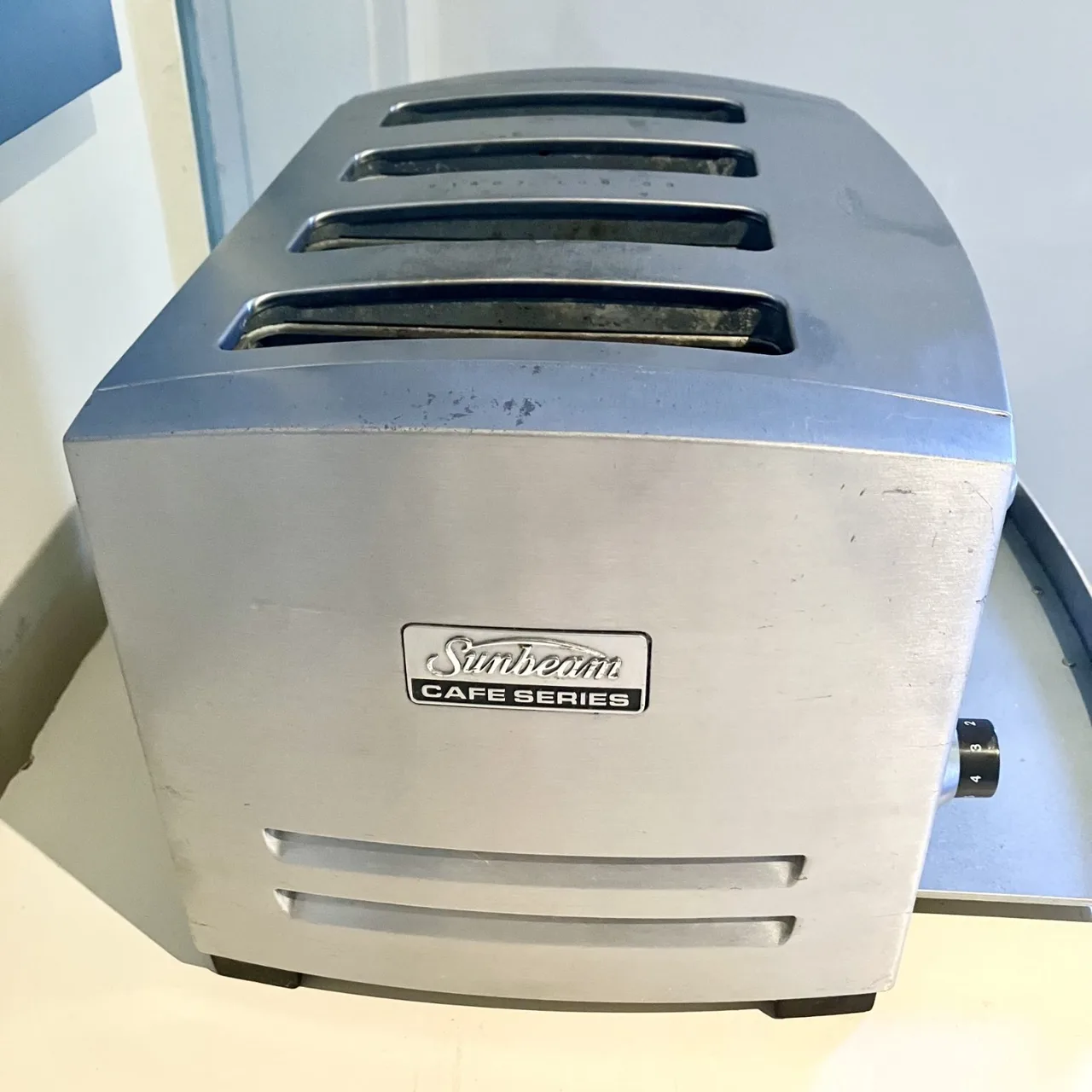 Sunbeam Cafe Series 4-Slice Stainless Steel Toaster (TA9400) — photo 6