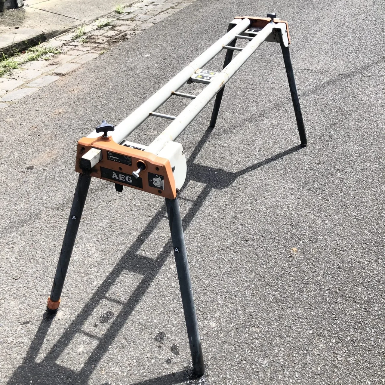 Incomplete AEG Universal Mitre Saw Stand — photo 2