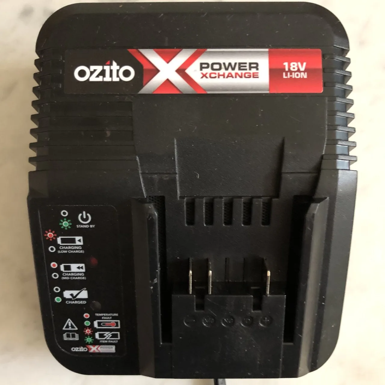 Ozito Power X Change 18V Battery Charger — photo 2