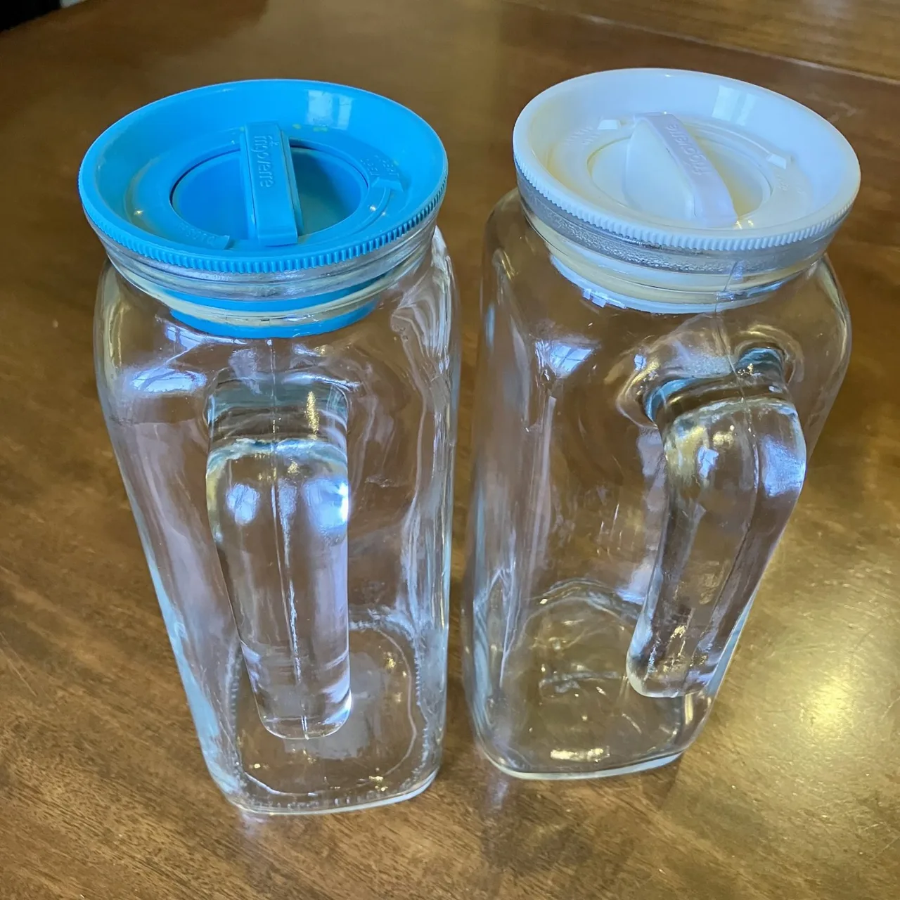 Pair of Bormioli Rocco Frigoverre Glass Jugs — photo 4