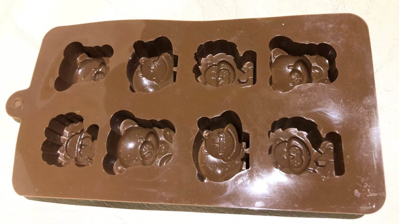 Set of 4 Chocolate Mold Silicone Lion Bear Hippo — photo 3