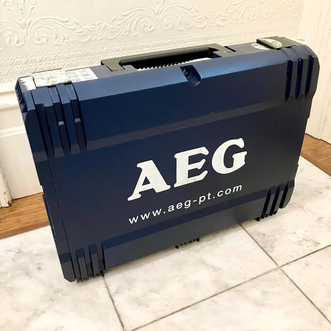 clean working AEG 14.4V Cordless Hammer Drill – Battery, Charger & Case – photo 2