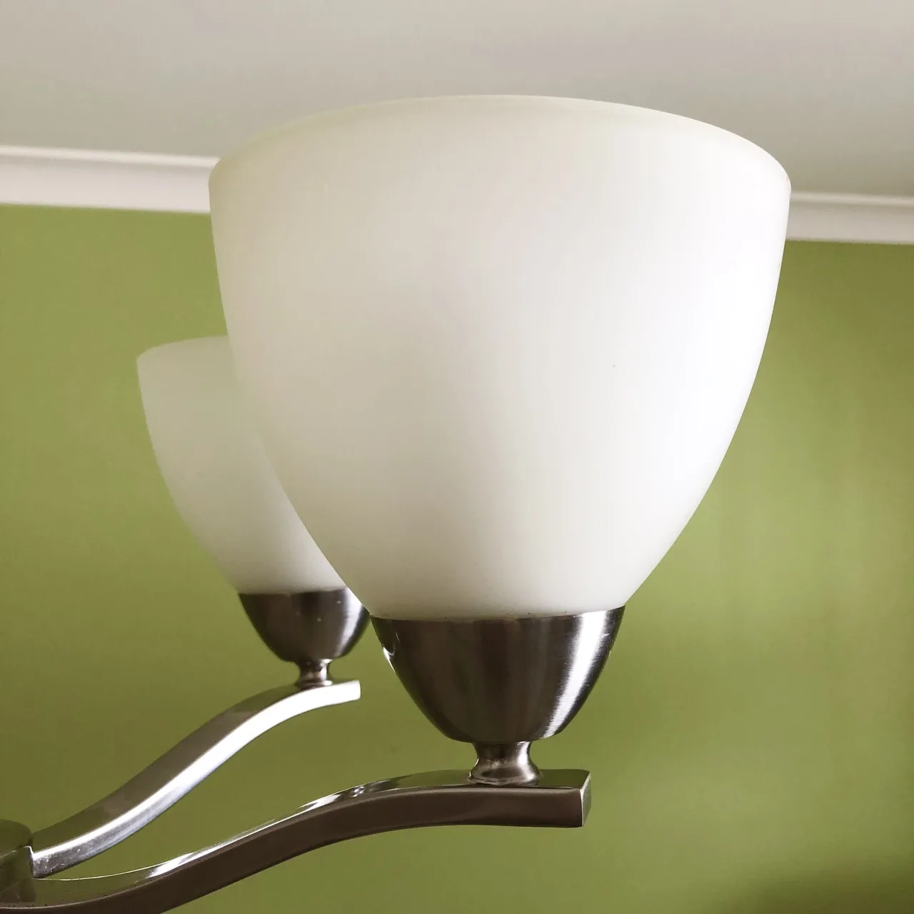 Modern 5 Arm Satin Nickel Ceiling Light Pendant | Frosted Glass Shades — photo 2