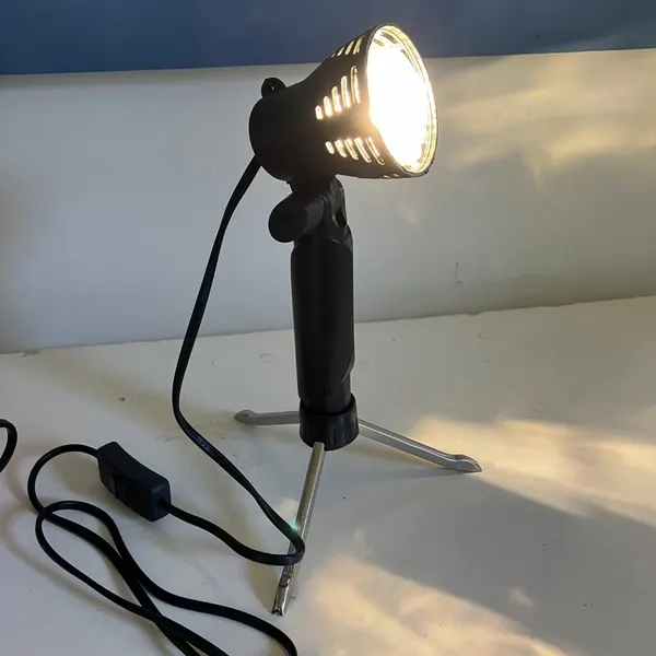 Mini Halogen Photography Studio Light with Tripod – Capture the Details Beautifu