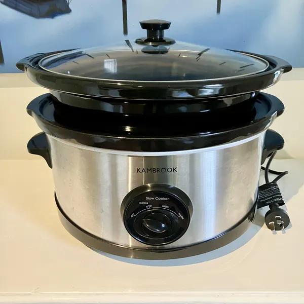 Kambrook Slow Cooker - A Quietly Sensible Kitchen Companion