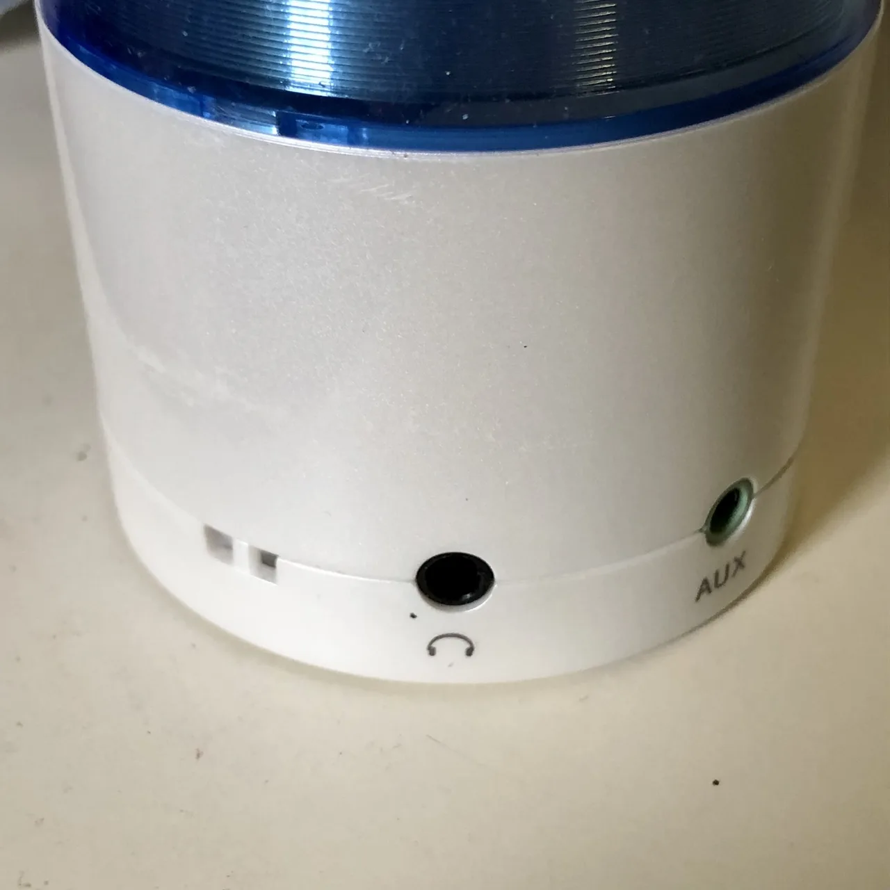 Aigo mini wireless Bluetooth speaker — photo 2