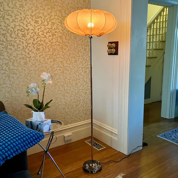 Luxe Mid-Century Glow – Rose Gold & Pink Fabric Shade Floor Lamp with Marble
