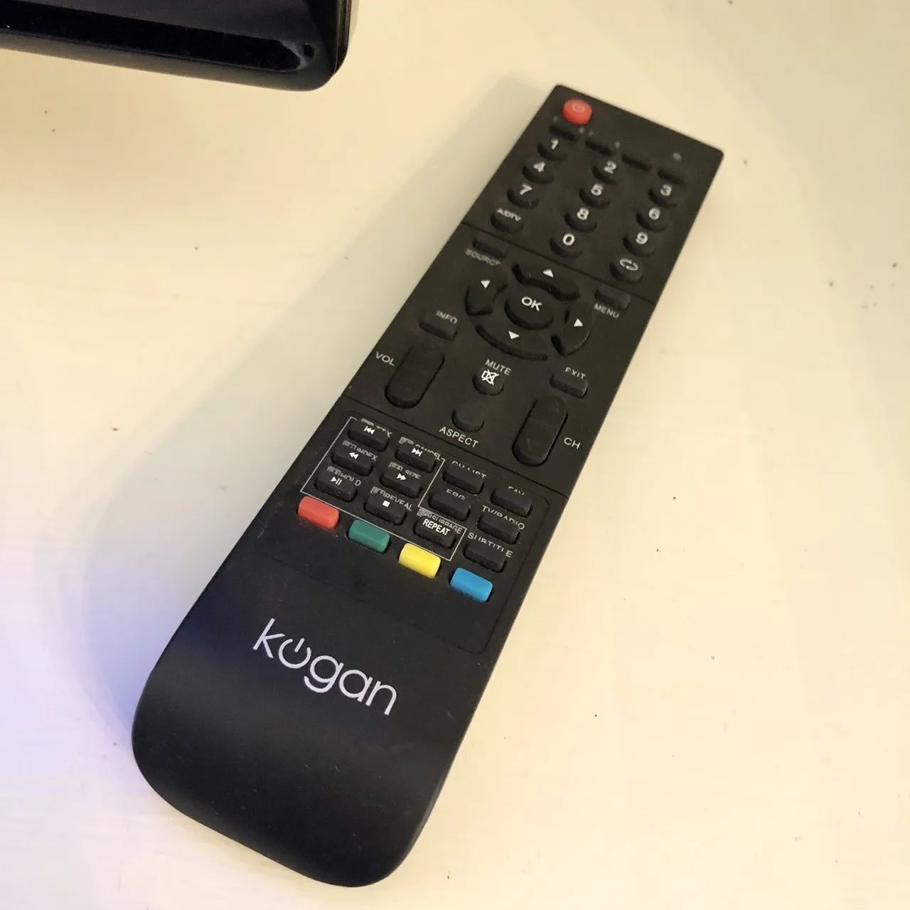 32inch LCD Kogan FHD 1080P TV + Remote + Internal TV antenna — photo 4