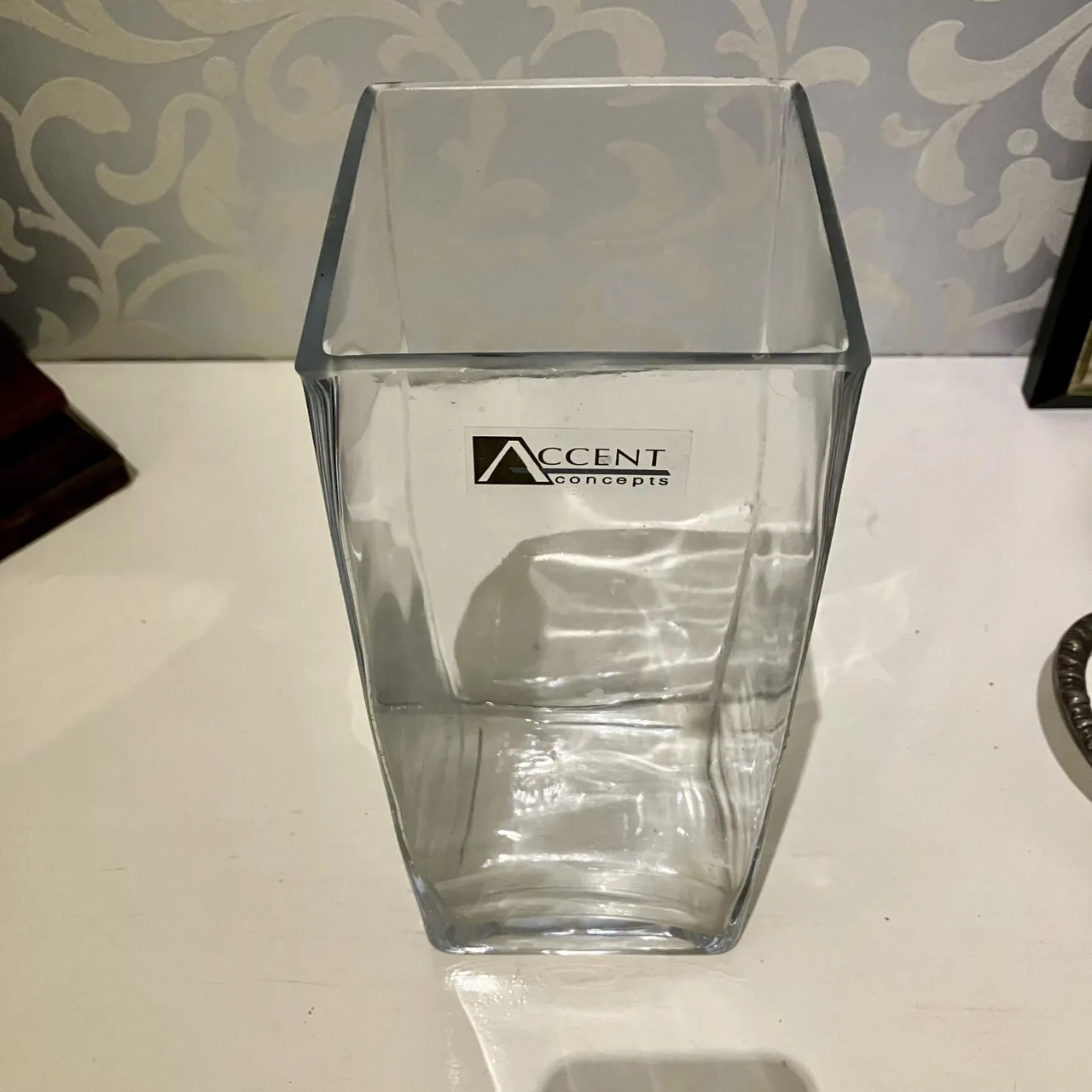 25cm Tall Glass Pillar Accent Flower Vase 10cm wide — photo 4