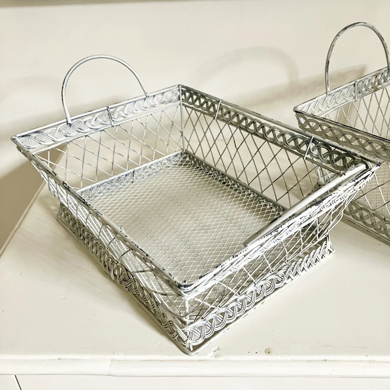 Pair of White Rustic-style French Provincial Decor Wire Storage Baskets — photo 2