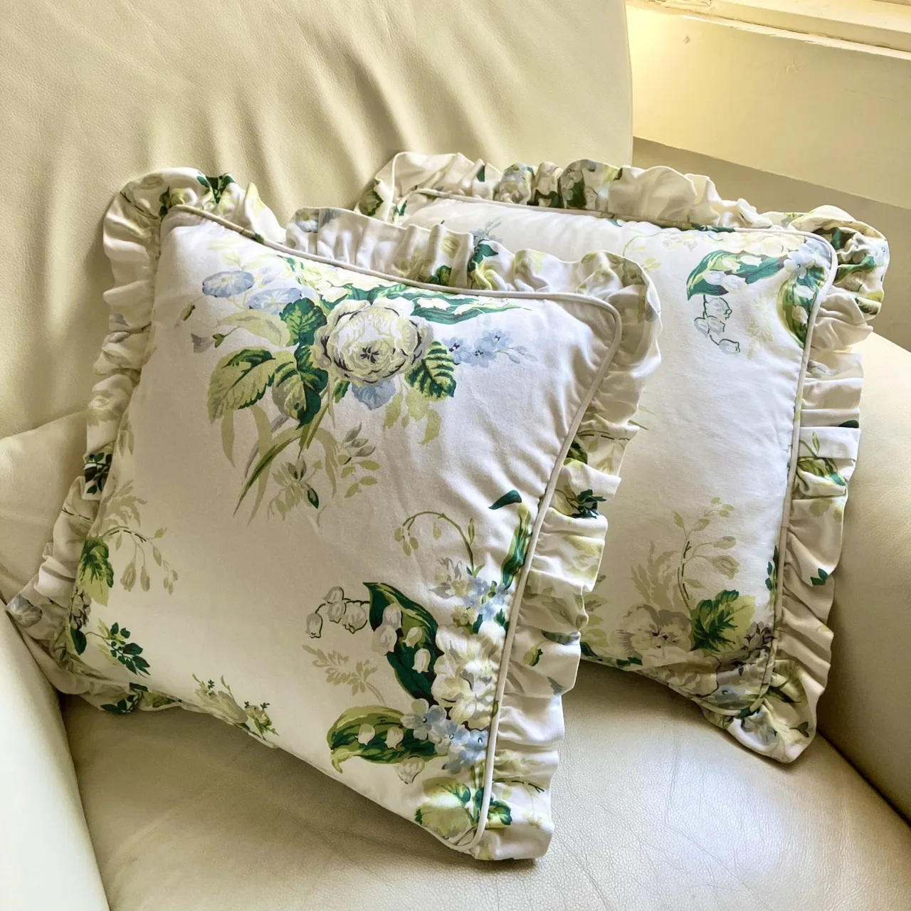 Clean Vintage Pair of Laura Ashley Winter Lily cushions — photo 2