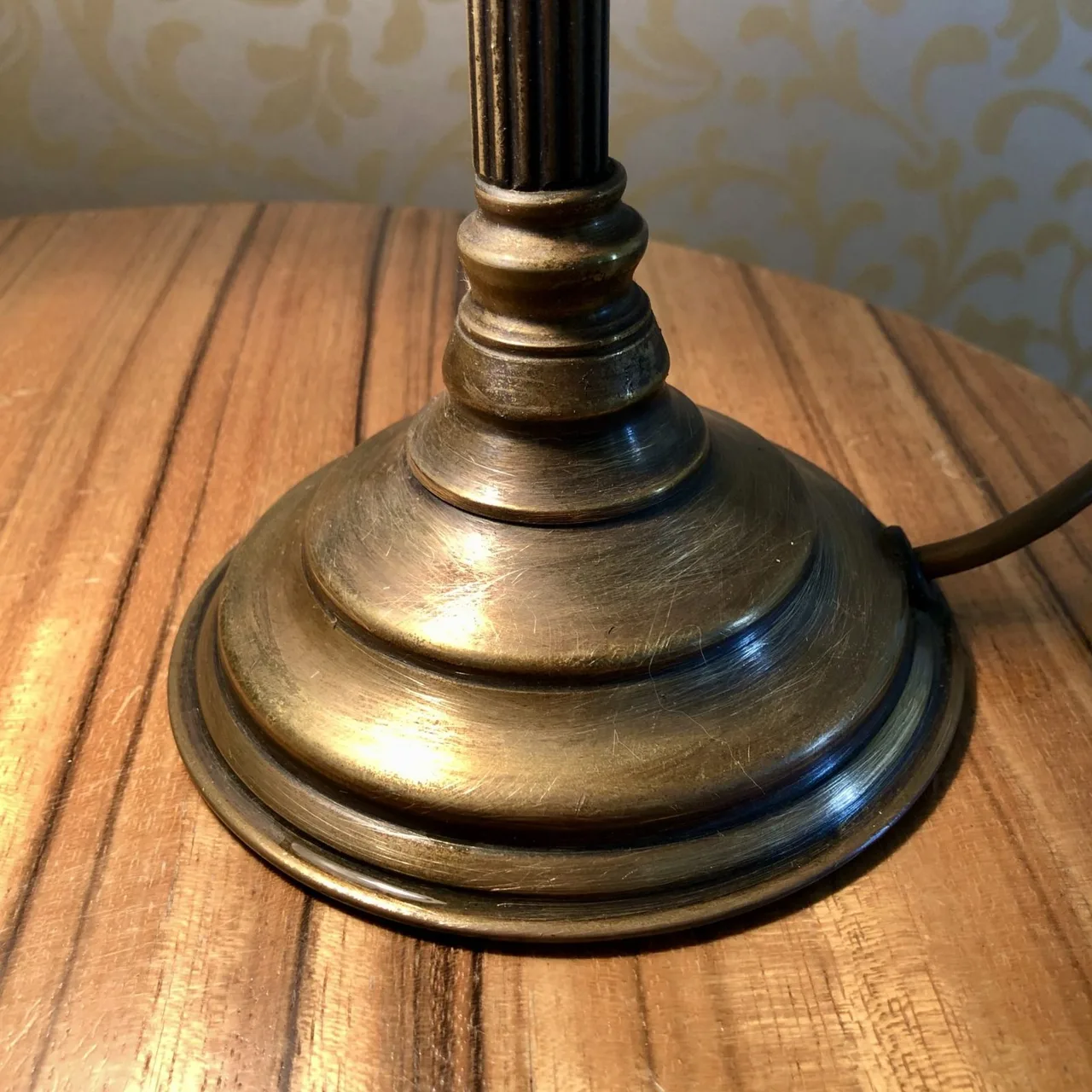 Briddgerton Brass & Glass Table Lamp – Warm Light, Timeless Style — photo 3