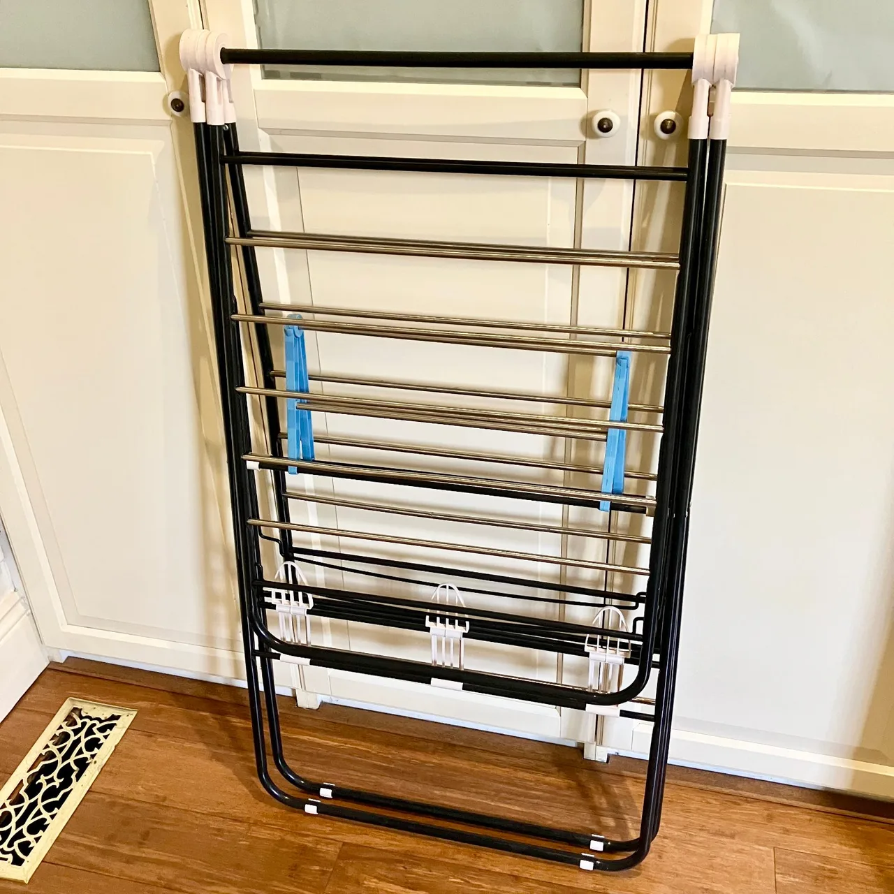 Fold It, Dry It, Store It! — The Space-Saving Laundry Rack — photo 2