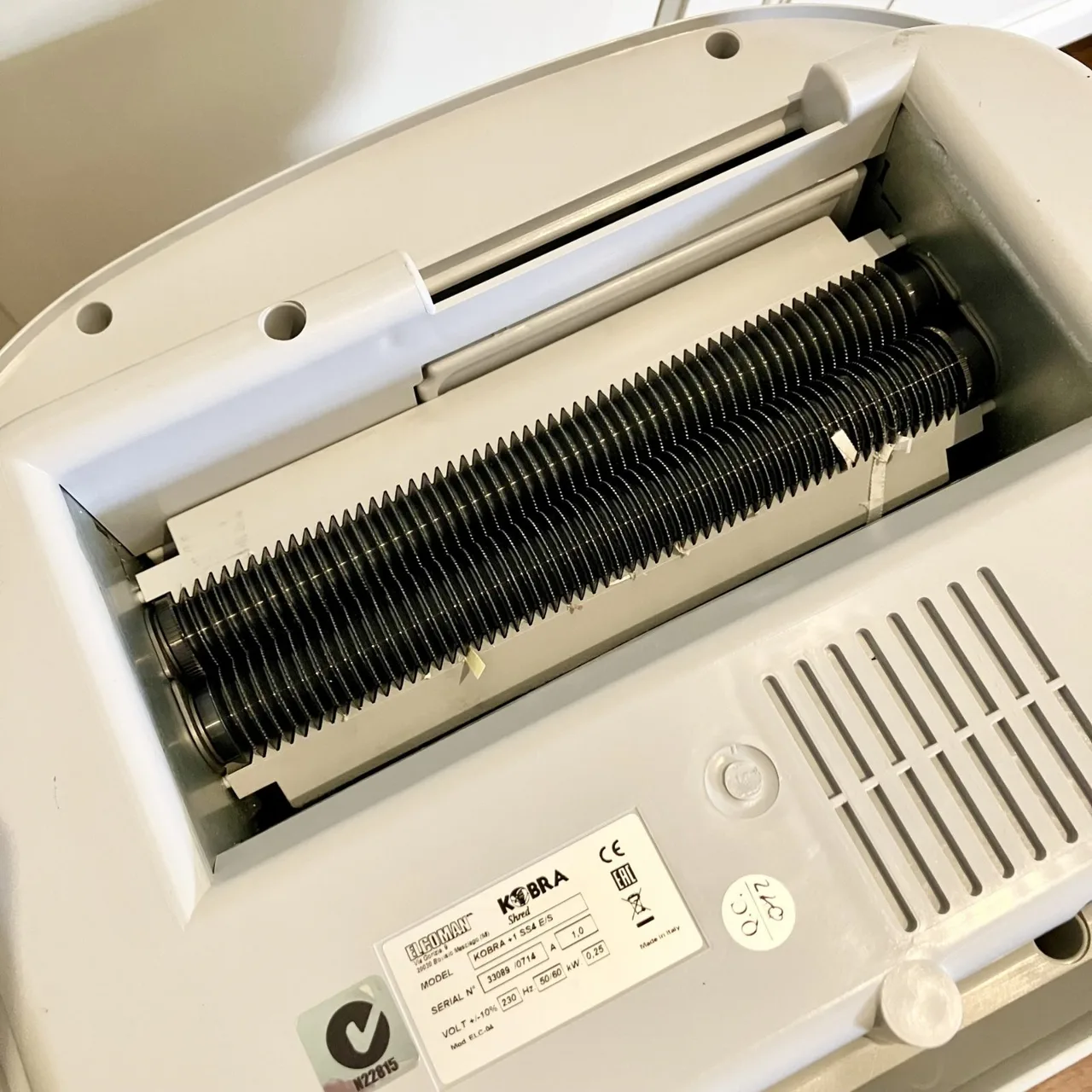 Made in Italy – KOBRA +1 SS4 Professional Paper Shredder — photo 7