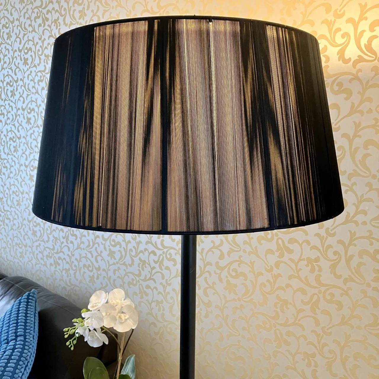 Black Art Deco Floor Lamp – Elegant Light That Changes a Room — photo 2