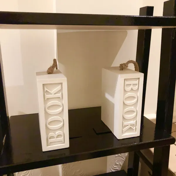 2 Vintage Decorative Wooden Bookends with Rope Detail – Rustic Coastal