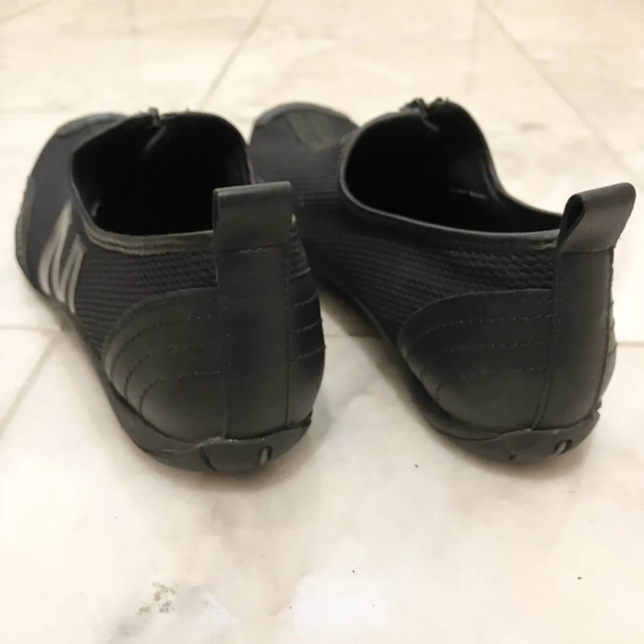 Gently Used Womens Black Merrell Barrado Runners — photo 7