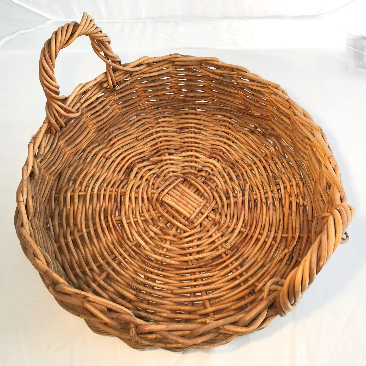 Clean 40cm Round Wicker Tray Storage Basket — photo 3