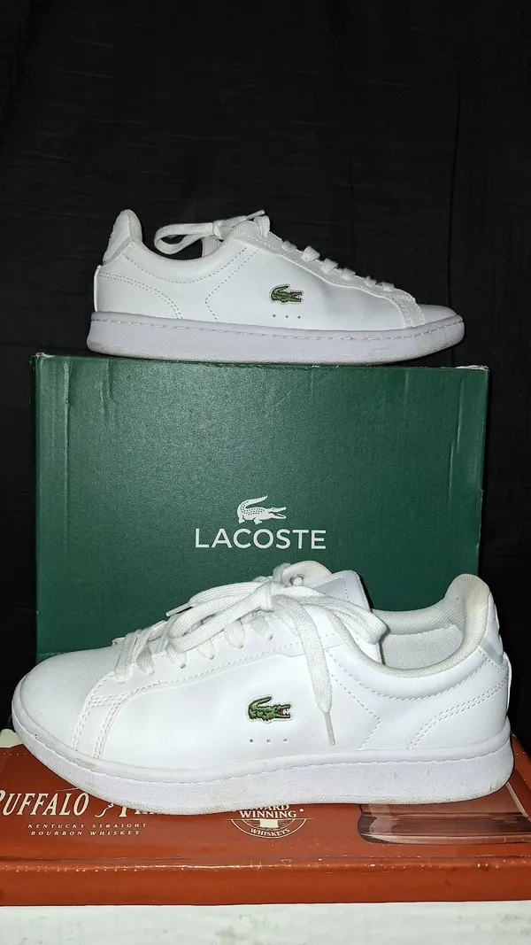Lacoste low-top casual sneakers